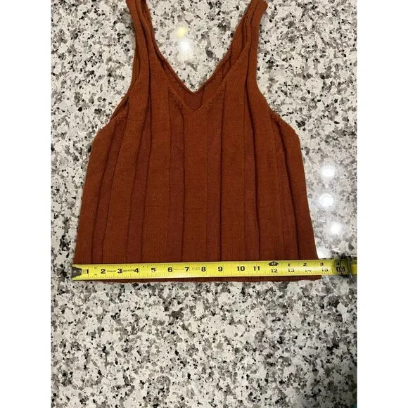 Women’s Ribbed Knit Crop Tank Top Brown V-Neck Sleeveless Size L - Picture 3 of 5